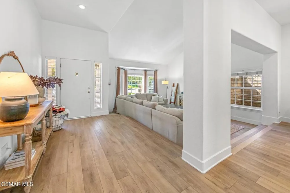 2690 Deerwood Avenue Simi Valley, CA 93065