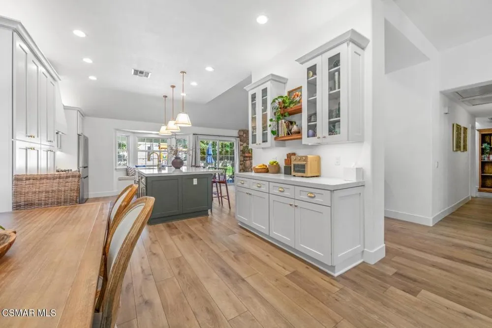 2690 Deerwood Avenue Simi Valley, CA 93065