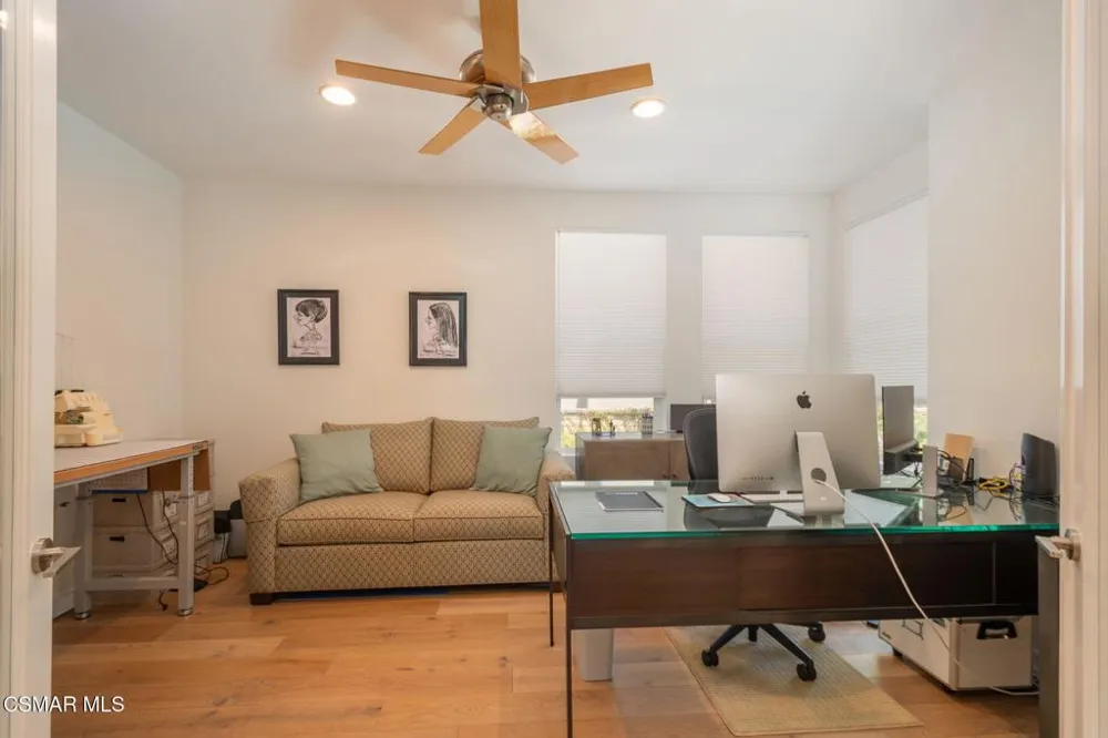 850 Ellesmere Way Oak Park, CA 91377