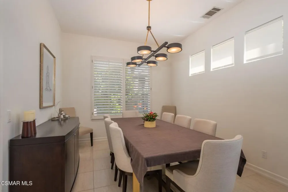850 Ellesmere Way Oak Park, CA 91377