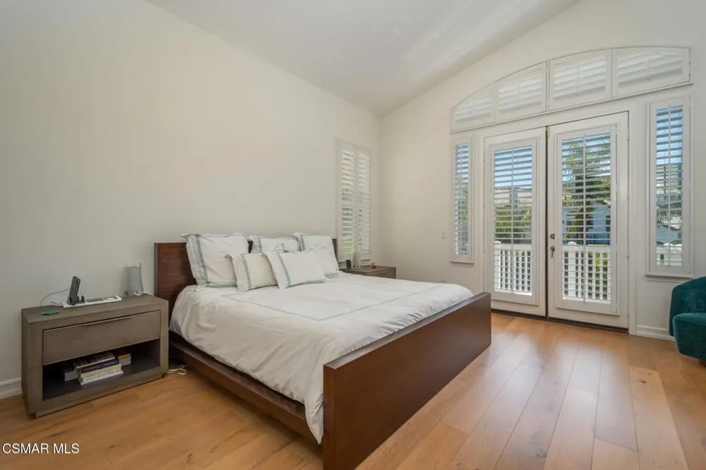 850 Ellesmere Way Oak Park, CA 91377