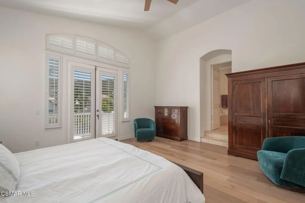 850 Ellesmere Way Oak Park, CA 91377