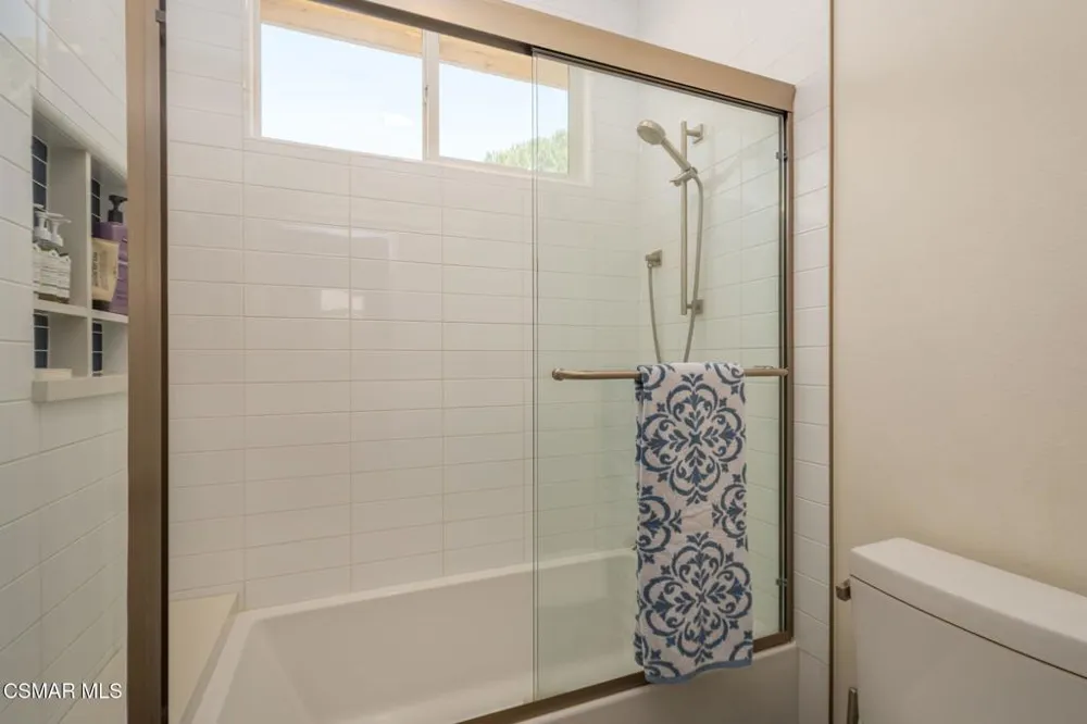 850 Ellesmere Way Oak Park, CA 91377