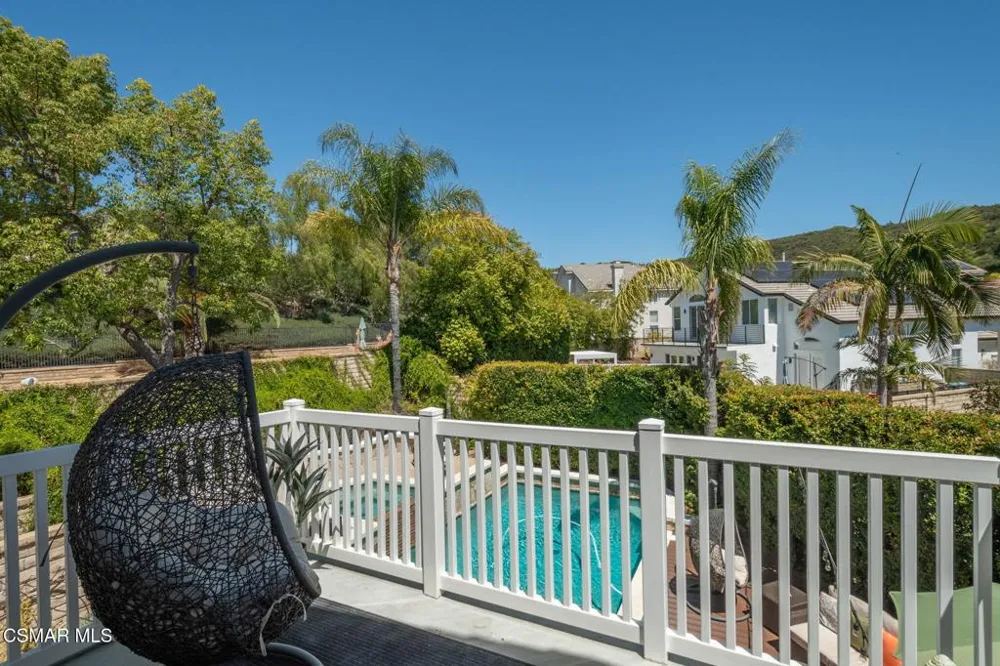 850 Ellesmere Way Oak Park, CA 91377