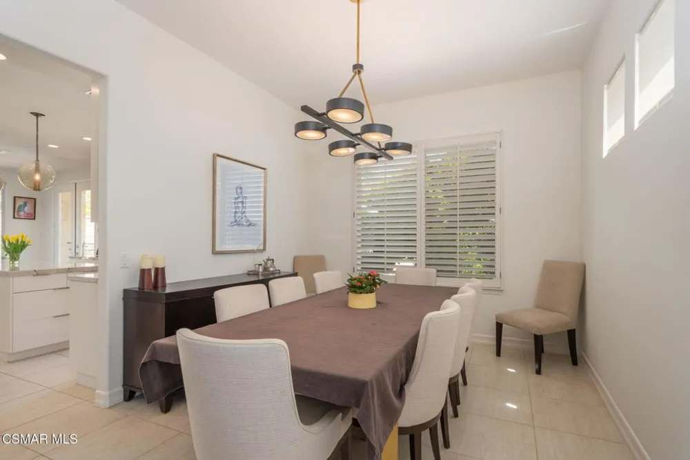 850 Ellesmere Way Oak Park, CA 91377