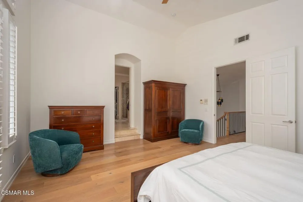 850 Ellesmere Way Oak Park, CA 91377