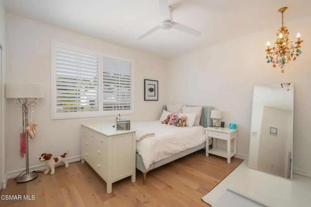 850 Ellesmere Way Oak Park, CA 91377
