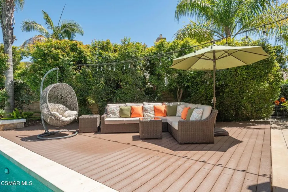850 Ellesmere Way Oak Park, CA 91377
