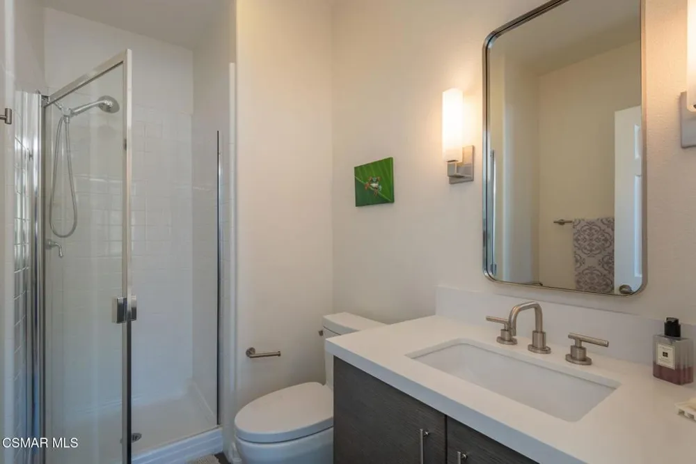 850 Ellesmere Way Oak Park, CA 91377