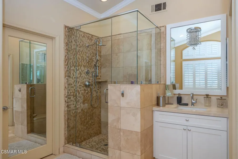 850 Ellesmere Way Oak Park, CA 91377