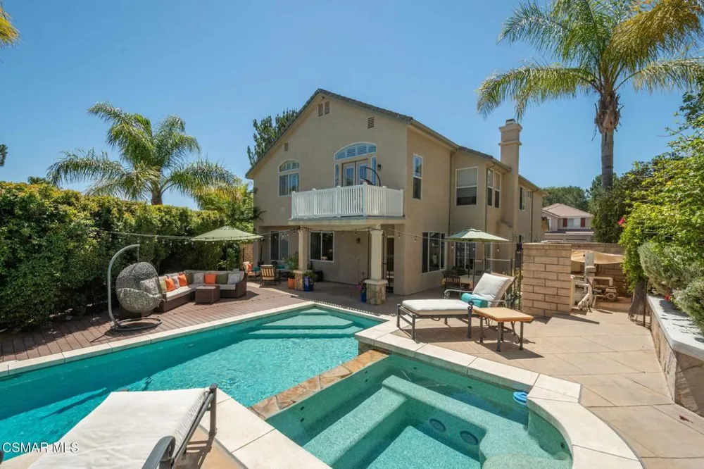 850 Ellesmere Way Oak Park, CA 91377