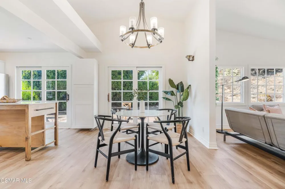 1689 Sunnydale Court Simi Valley, CA 93065