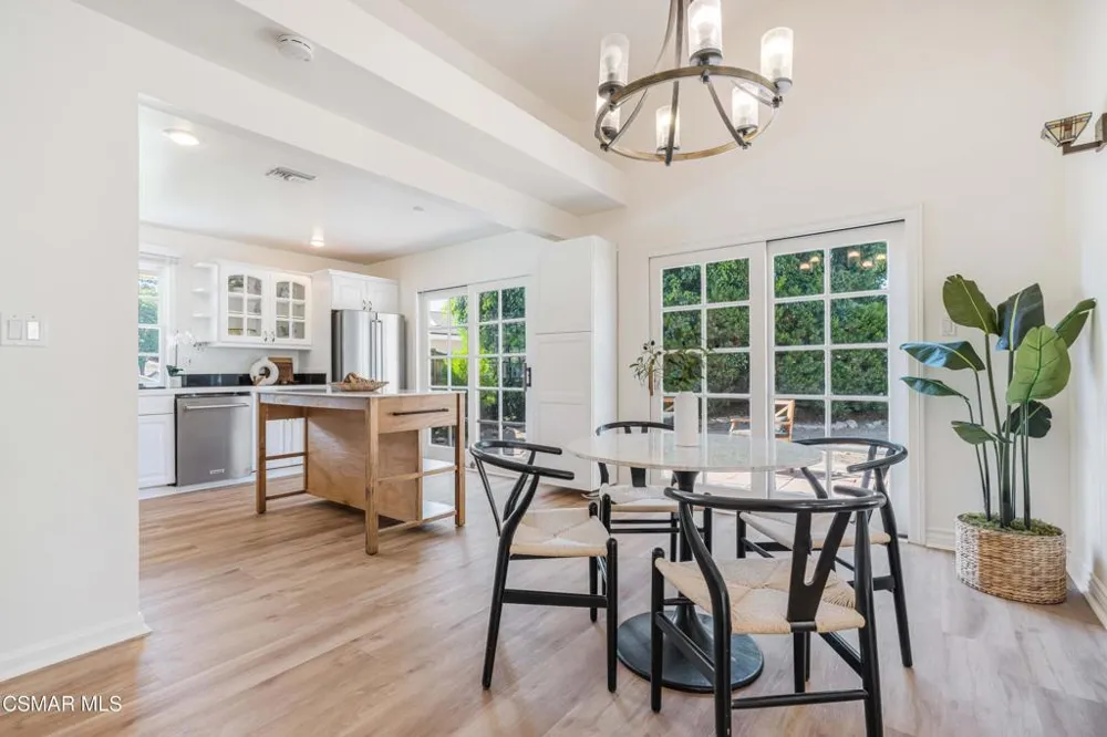 1689 Sunnydale Court Simi Valley, CA 93065