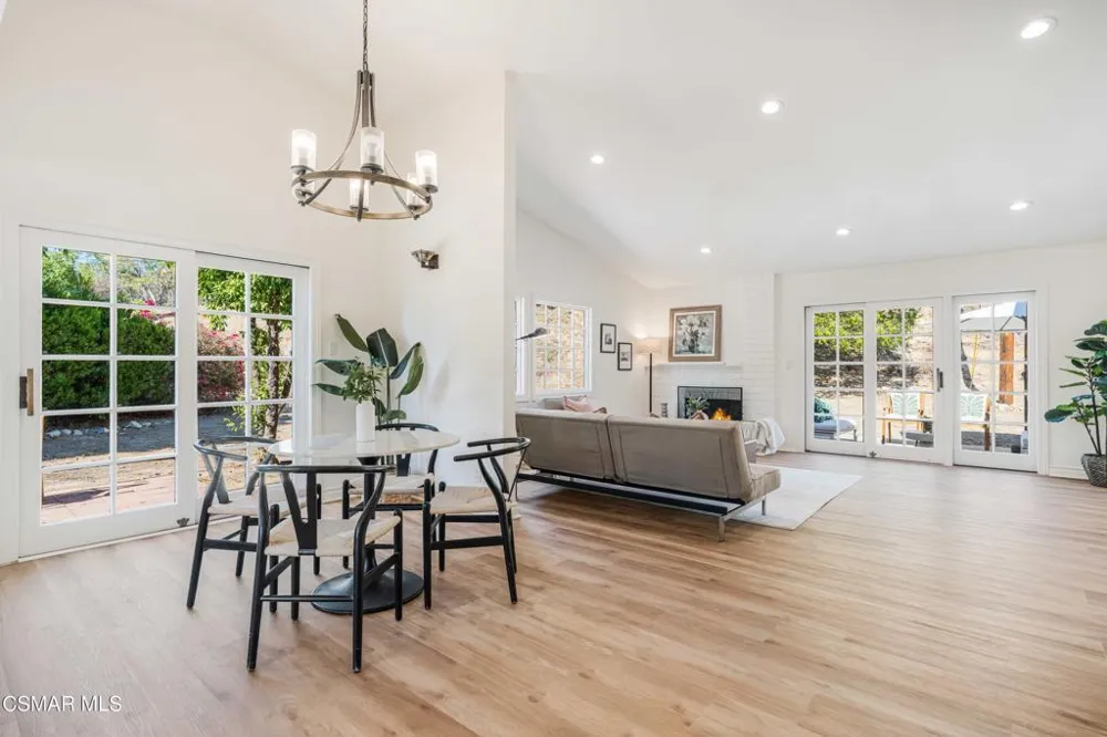 1689 Sunnydale Court Simi Valley, CA 93065