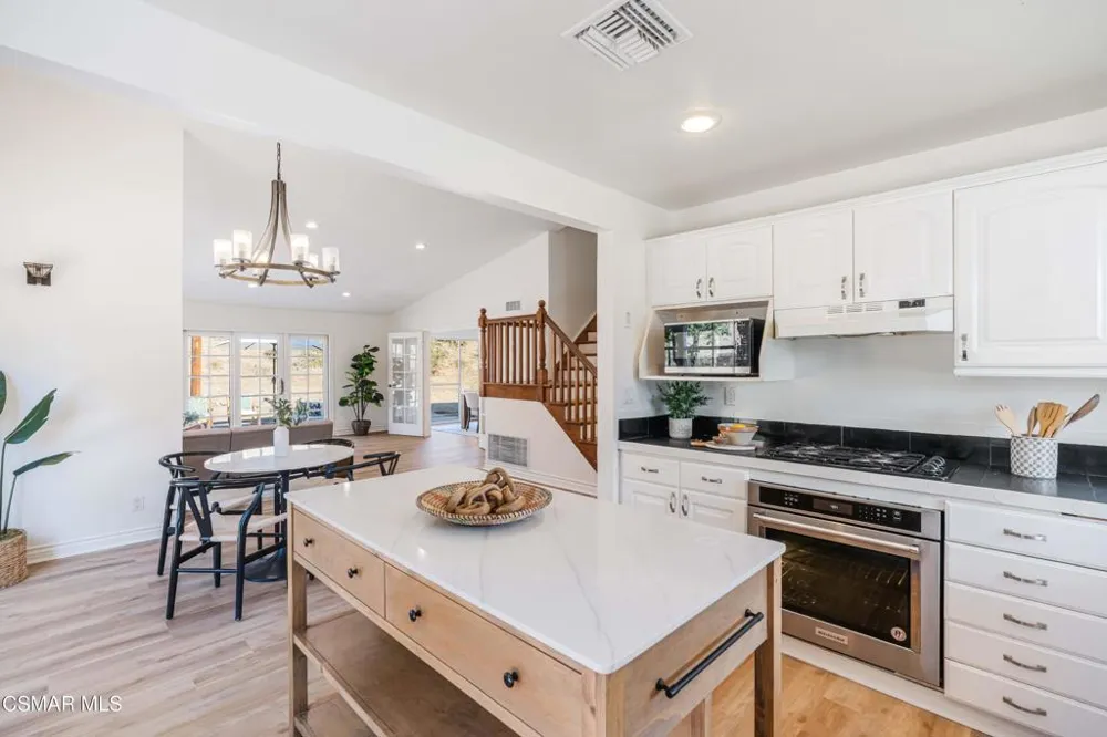 1689 Sunnydale Court Simi Valley, CA 93065