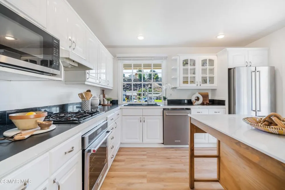 1689 Sunnydale Court Simi Valley, CA 93065