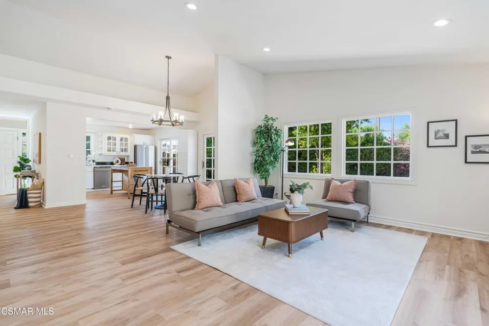 1689 Sunnydale Court Simi Valley, CA 93065