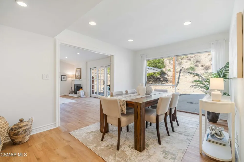 1689 Sunnydale Court Simi Valley, CA 93065