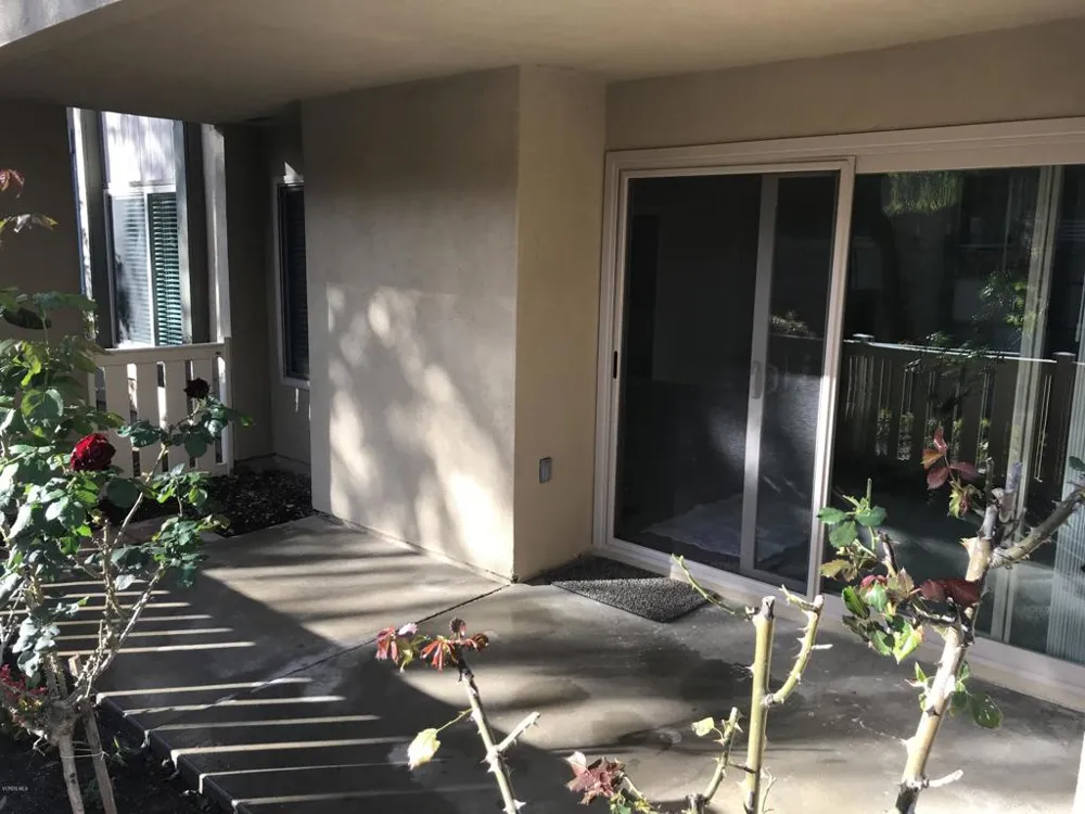 245 Oakleaf Drive #104 Thousand Oaks, CA 91360