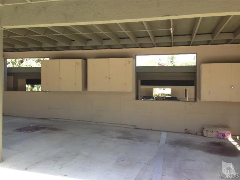 245 Oakleaf Drive #104 Thousand Oaks, CA 91360