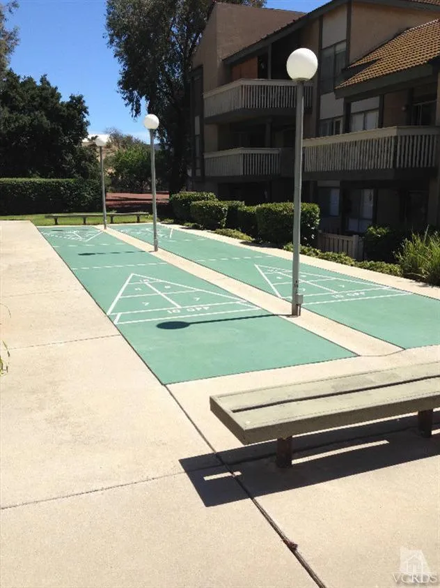 245 Oakleaf Drive #104 Thousand Oaks, CA 91360