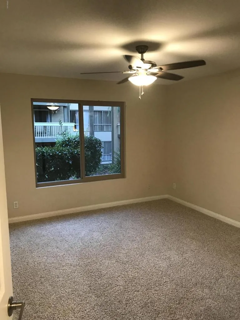 245 Oakleaf Drive #104 Thousand Oaks, CA 91360