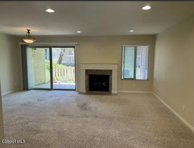 245 Oakleaf Drive #104 Thousand Oaks, CA 91360