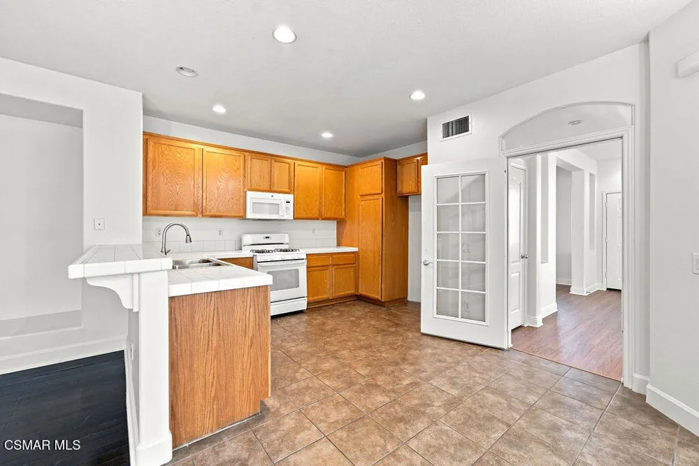 2493 Aurora Lane Simi Valley, CA 93063