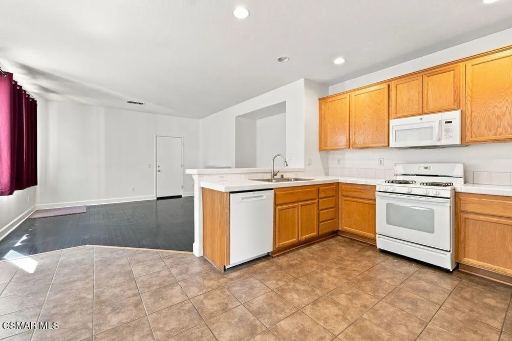 2493 Aurora Lane Simi Valley, CA 93063