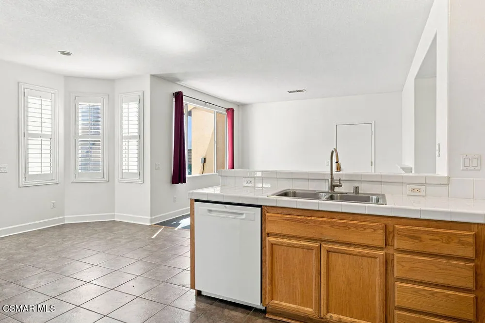 2493 Aurora Lane Simi Valley, CA 93063