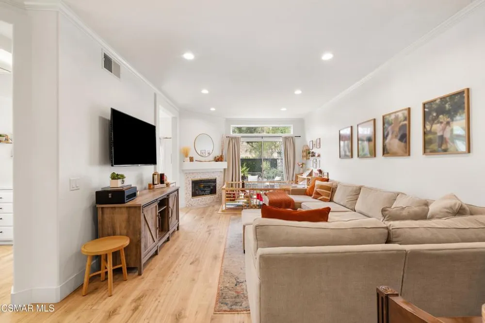 11523 Treeview Court Moorpark, CA 93021
