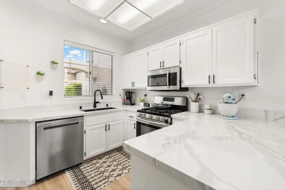 11523 Treeview Court Moorpark, CA 93021