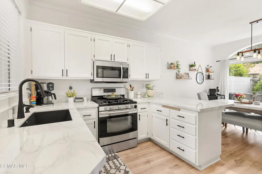11523 Treeview Court Moorpark, CA 93021