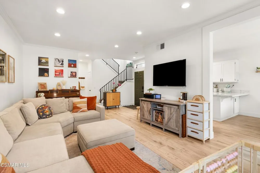 11523 Treeview Court Moorpark, CA 93021