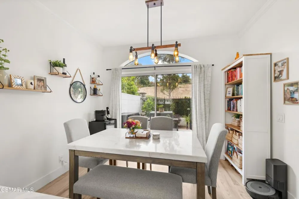 11523 Treeview Court Moorpark, CA 93021