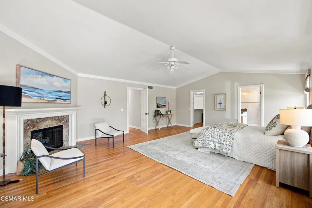 5500 Liverpool Court Oak Park, CA 91377