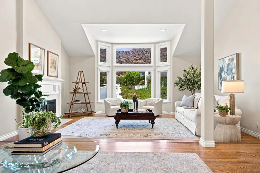 5500 Liverpool Court Oak Park, CA 91377