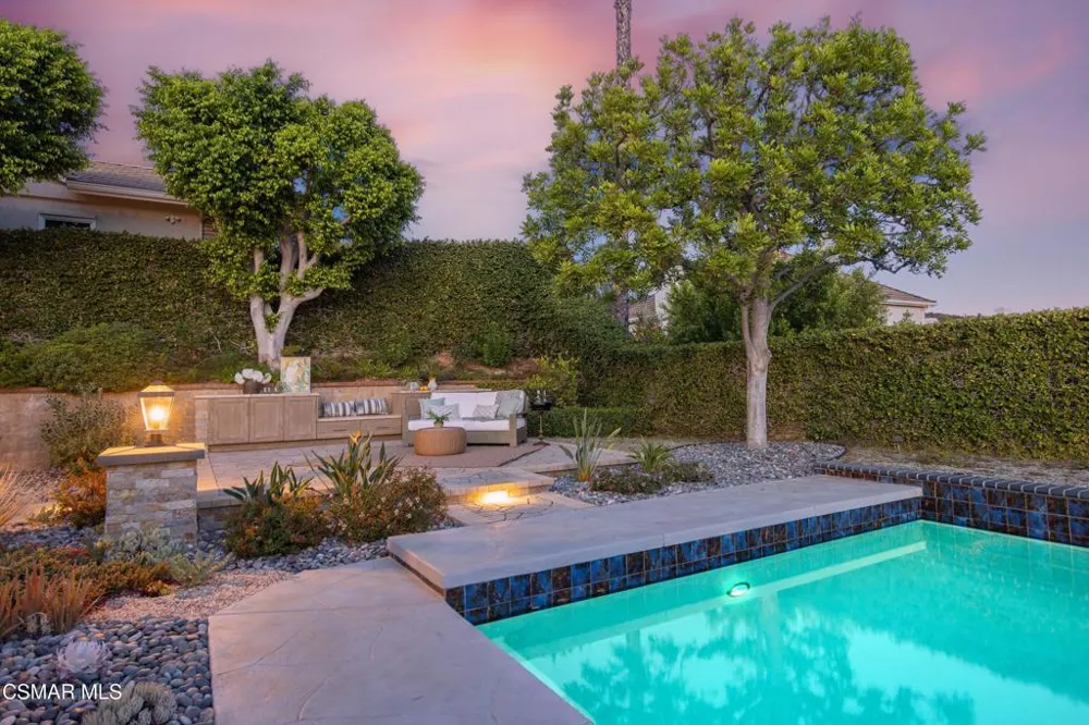 5500 Liverpool Court Oak Park, CA 91377