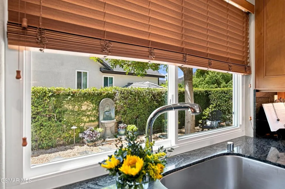5500 Liverpool Court Oak Park, CA 91377