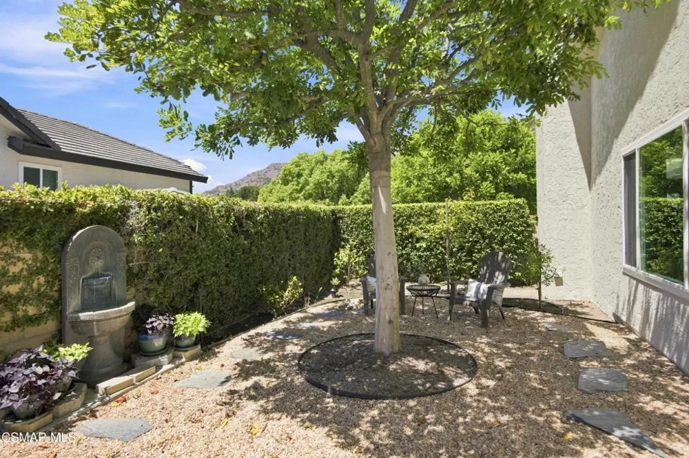 5500 Liverpool Court Oak Park, CA 91377