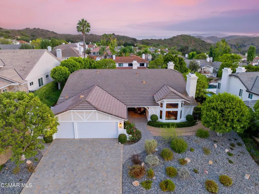5500 Liverpool Court Oak Park, CA 91377