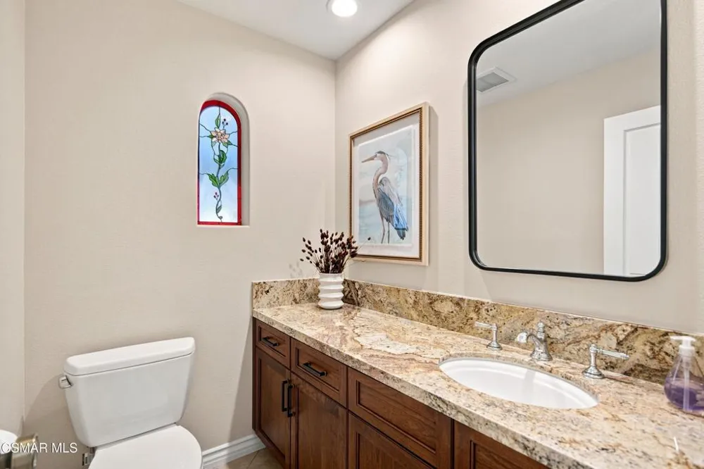 5500 Liverpool Court Oak Park, CA 91377