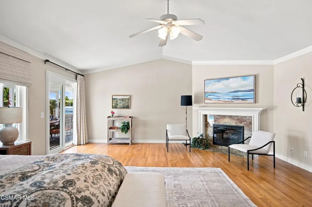 5500 Liverpool Court Oak Park, CA 91377