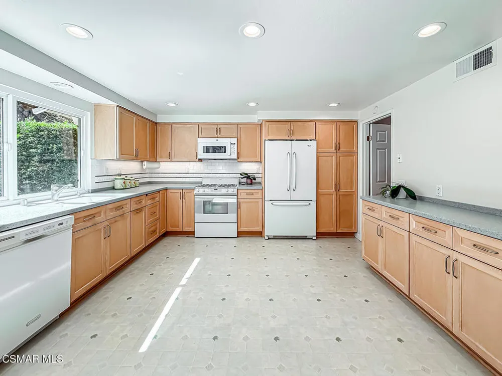 28788 Eagleton Street Agoura Hills, CA 91301