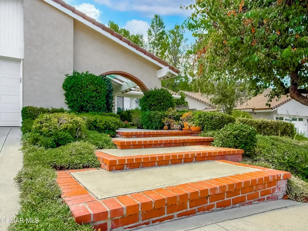 28788 Eagleton Street Agoura Hills, CA 91301
