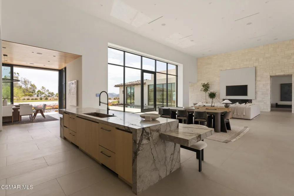 2551 White Stallion Road Thousand Oaks, CA 91361