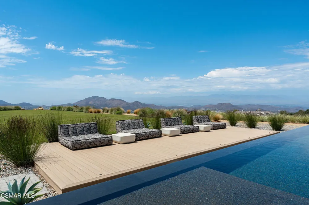 2551 White Stallion Road Thousand Oaks, CA 91361