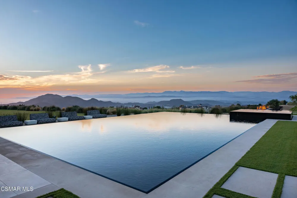 2551 White Stallion Road Thousand Oaks, CA 91361