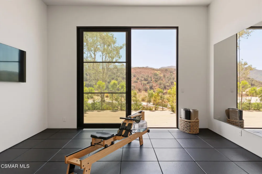 2551 White Stallion Road Thousand Oaks, CA 91361