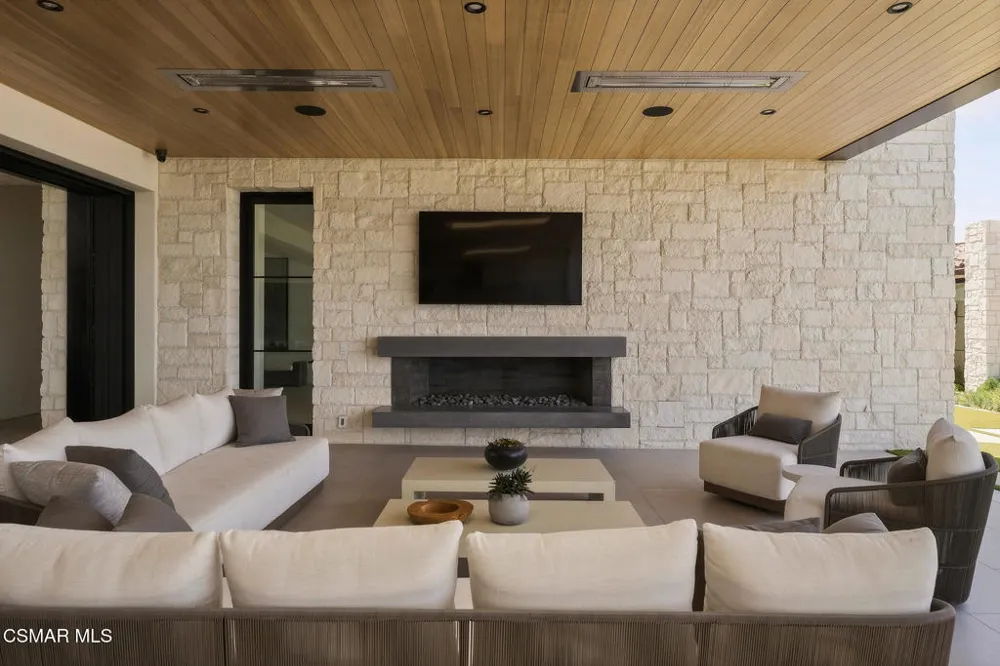 2551 White Stallion Road Thousand Oaks, CA 91361